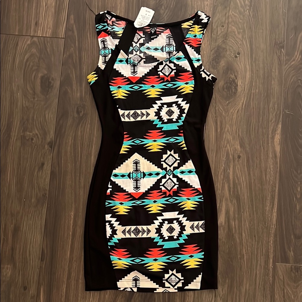 Forever 21 Black and White Sleeveless Bodycon Mini Dress